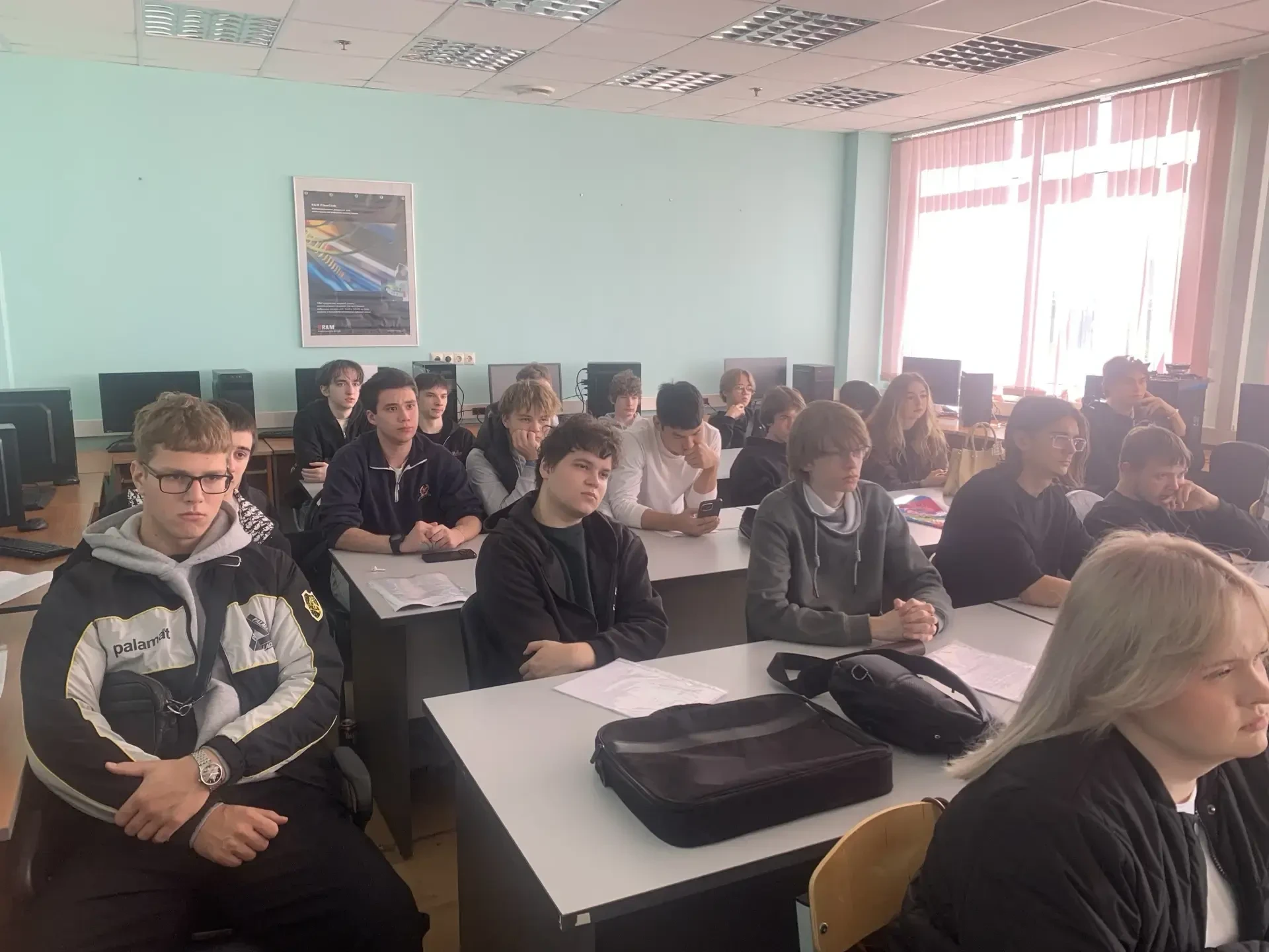 Студенты трёх колледжей стали участниками профориентационной программы по Open Source о...