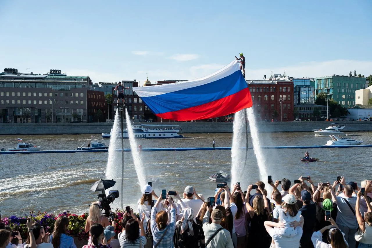 Сегодня День государственного флага России — важная дата и повод вспомнить и поговорить...