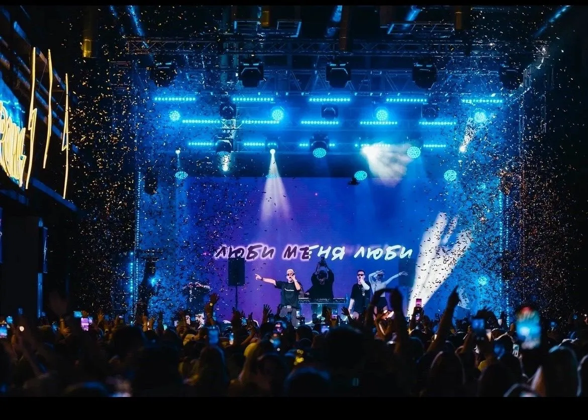 🎸Подпевать композициям «Отпетых мошенников» или сходить на экскурсию по Чите? Всё это можно будет сд