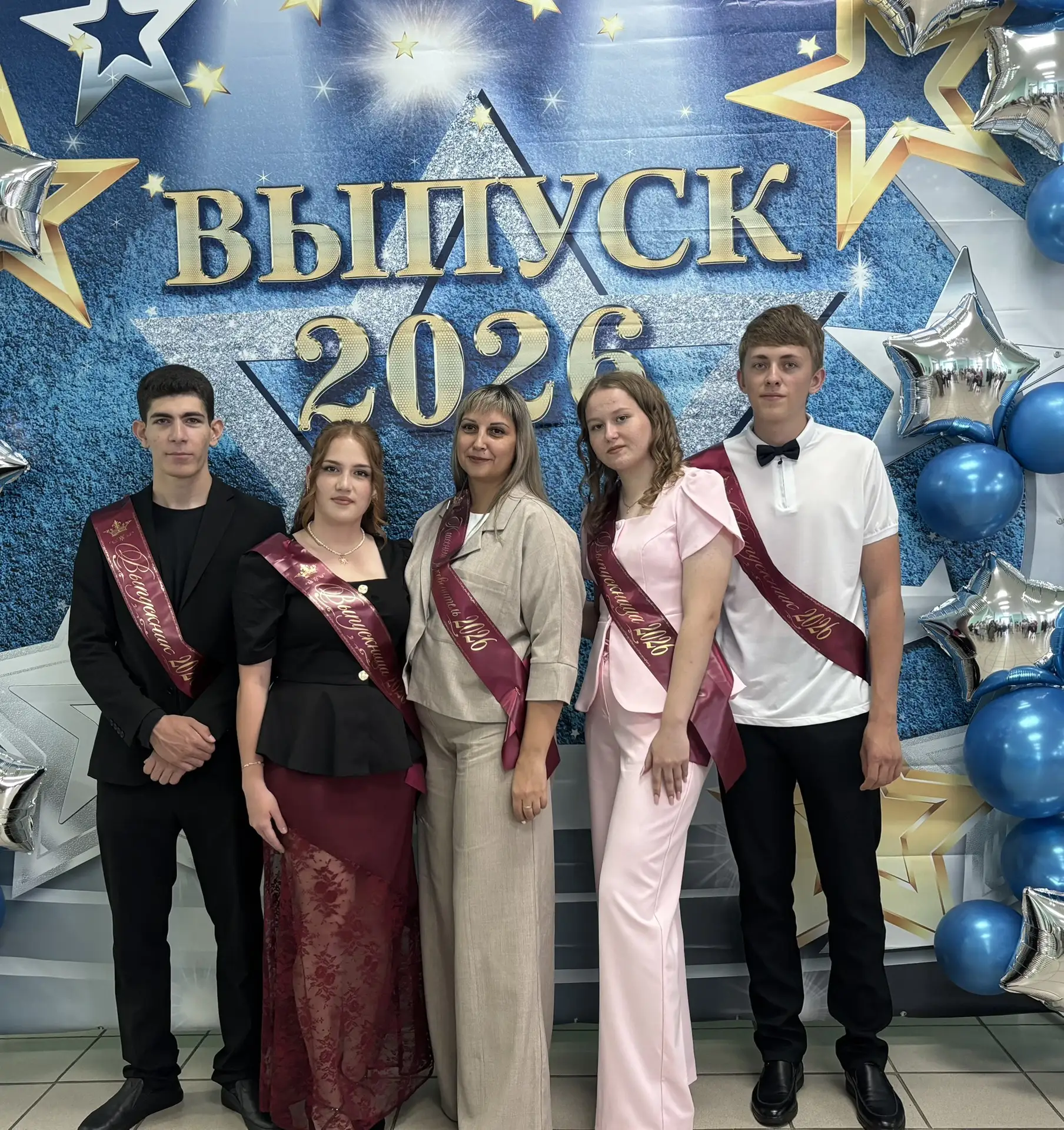 Выпускники нашей школы приняли участие в районном мероприятии: «Аллые паруса»