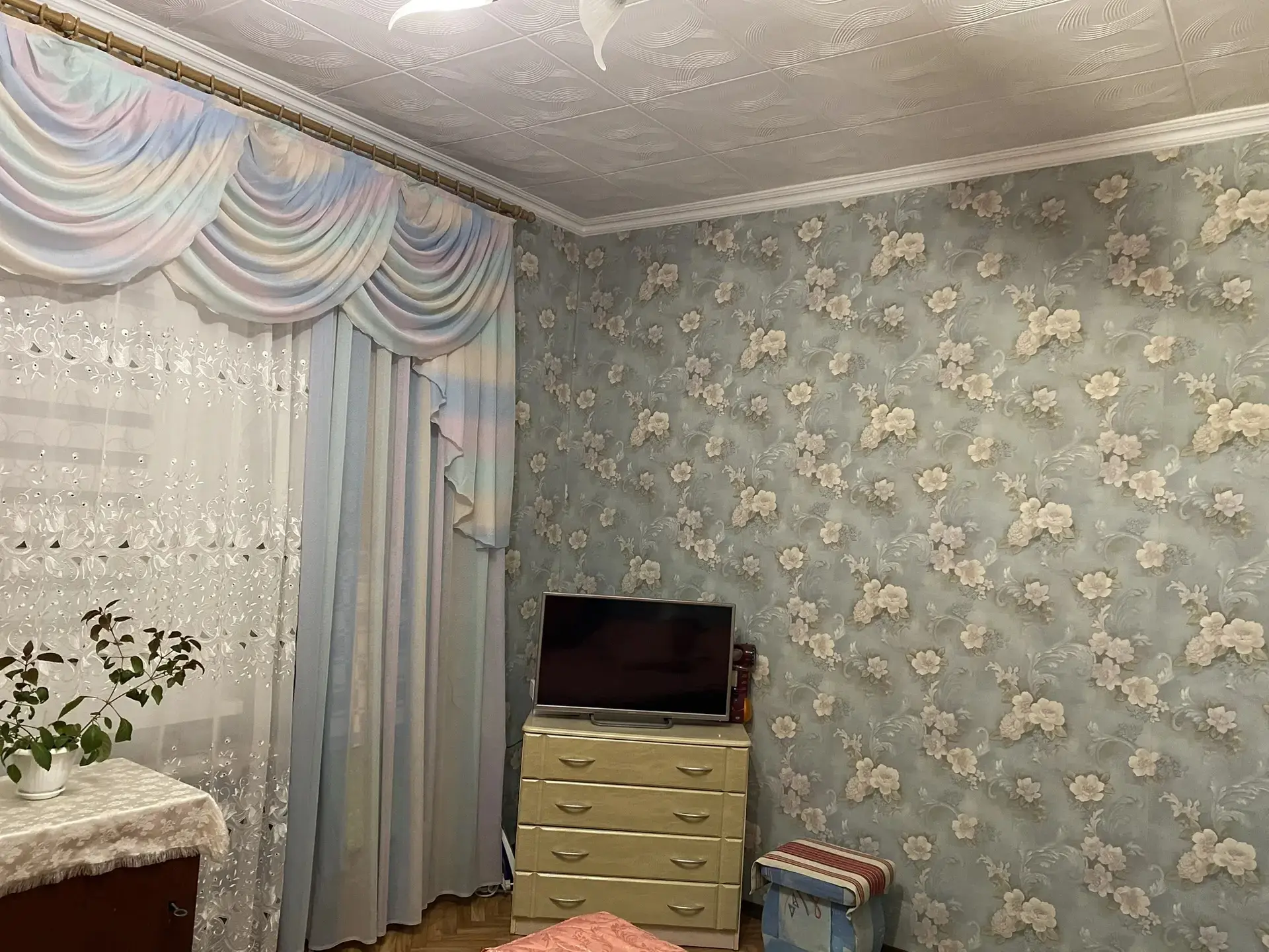 Продам дом в с. Заря  128 м2 Все удобства. 5 жилых комнат, большая кухня, комнаты все раздельные  Дв