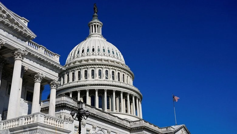 Новые санкции США против России могут спровоцировать торговую войну с Китаем. Такой прогноз дал поли