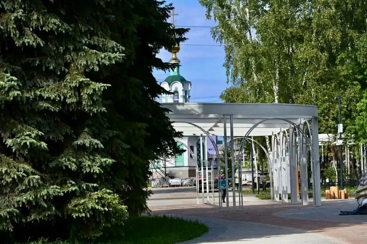 На аллее «Юность» продолжаются работы