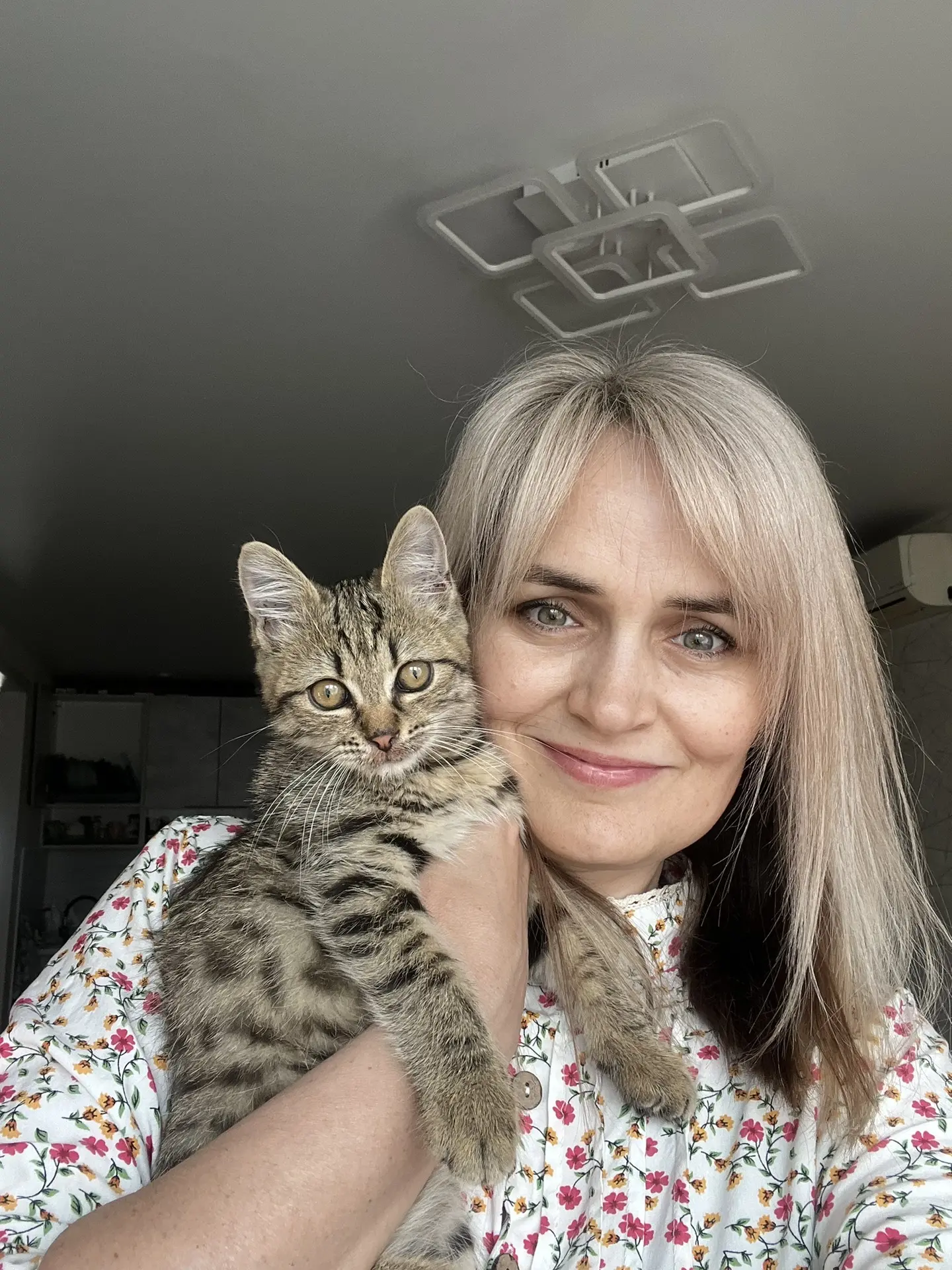 Доброе утро ☀️ от нас с Мурзилкой) Удивительно умный котик у нас поселилися!