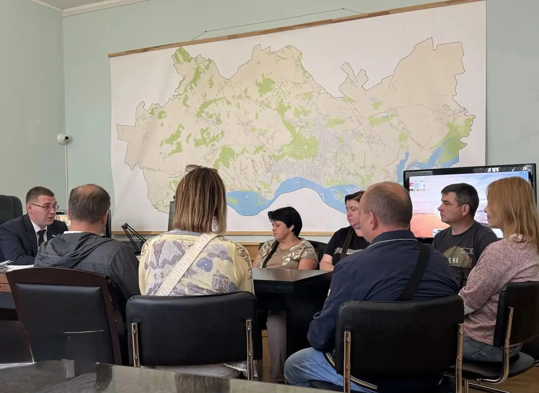 Многодетным семьям Саратова разъяснили порядок получения земельного участка и денежной ...