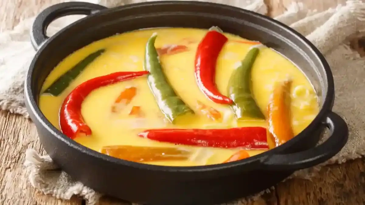 🌶🧀 Эма Датши — блюдо, где перец играет главную роль! 🇧🇹✨
Эма Датши готовят из большого количеств