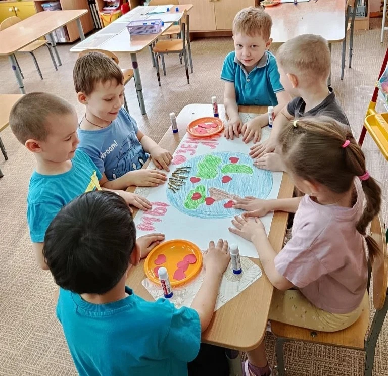🌍✨ Сегодня мы хотим поговорить о нашей замечательной планете Земля – нашем общем доме!...