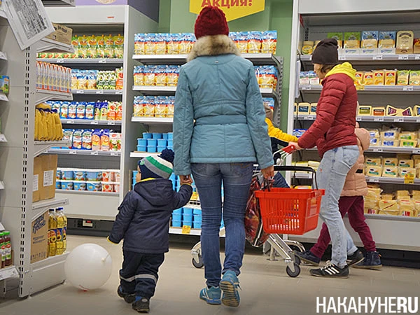 Среднестатистическая российская семья ежемесячно выделяет на продукты около 21 тыс. руб...