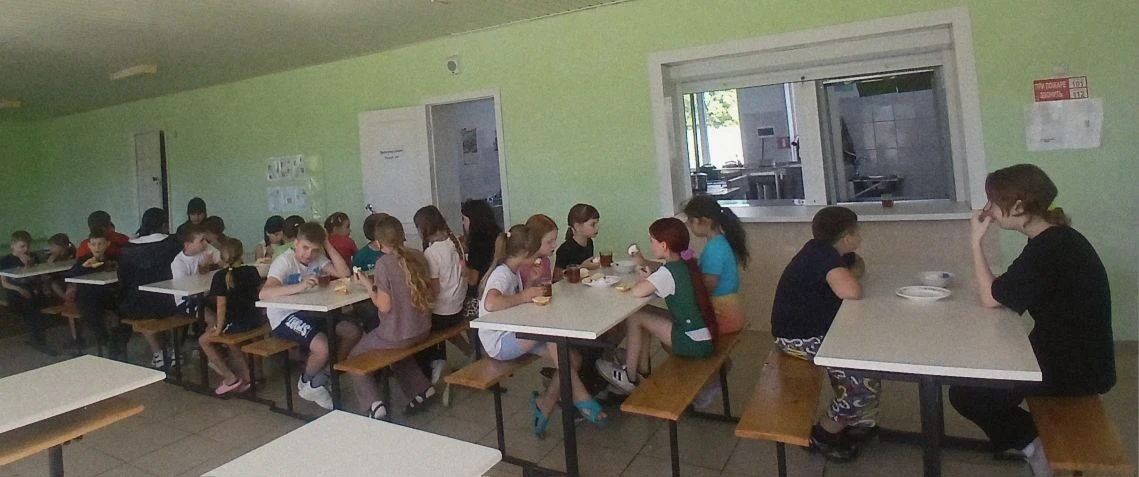 Четвертый день в нашем лагере прошел под теплым названием «День семьи». Утро началось с...