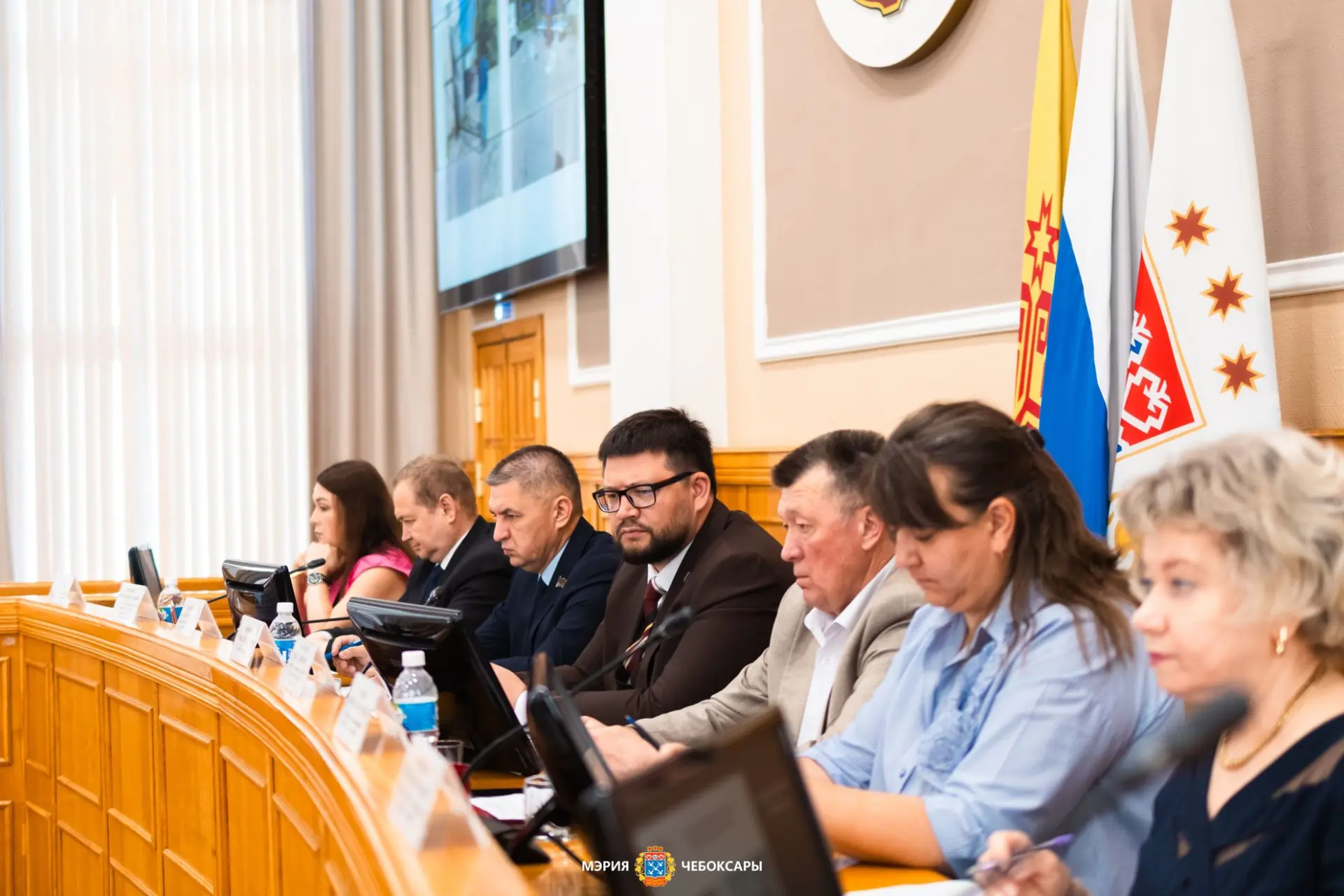 На общегородской планерке в администрации города обсудили регулярный покос травы в Чебоксарах  Свеже