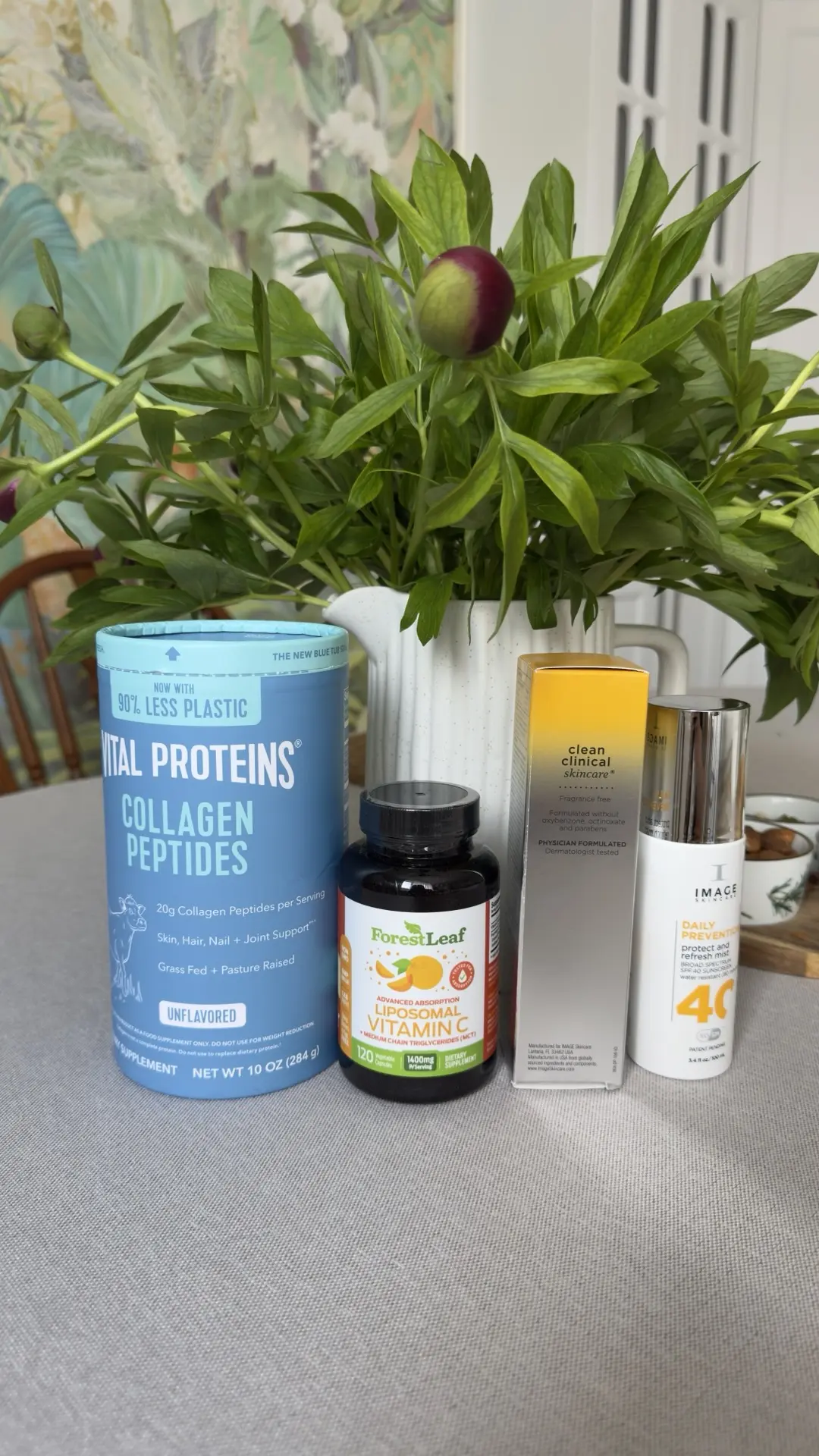 USmall доставили очередную посылочку зарубежную😌  Заказала коллаген Vital Proteins и витамин С у про