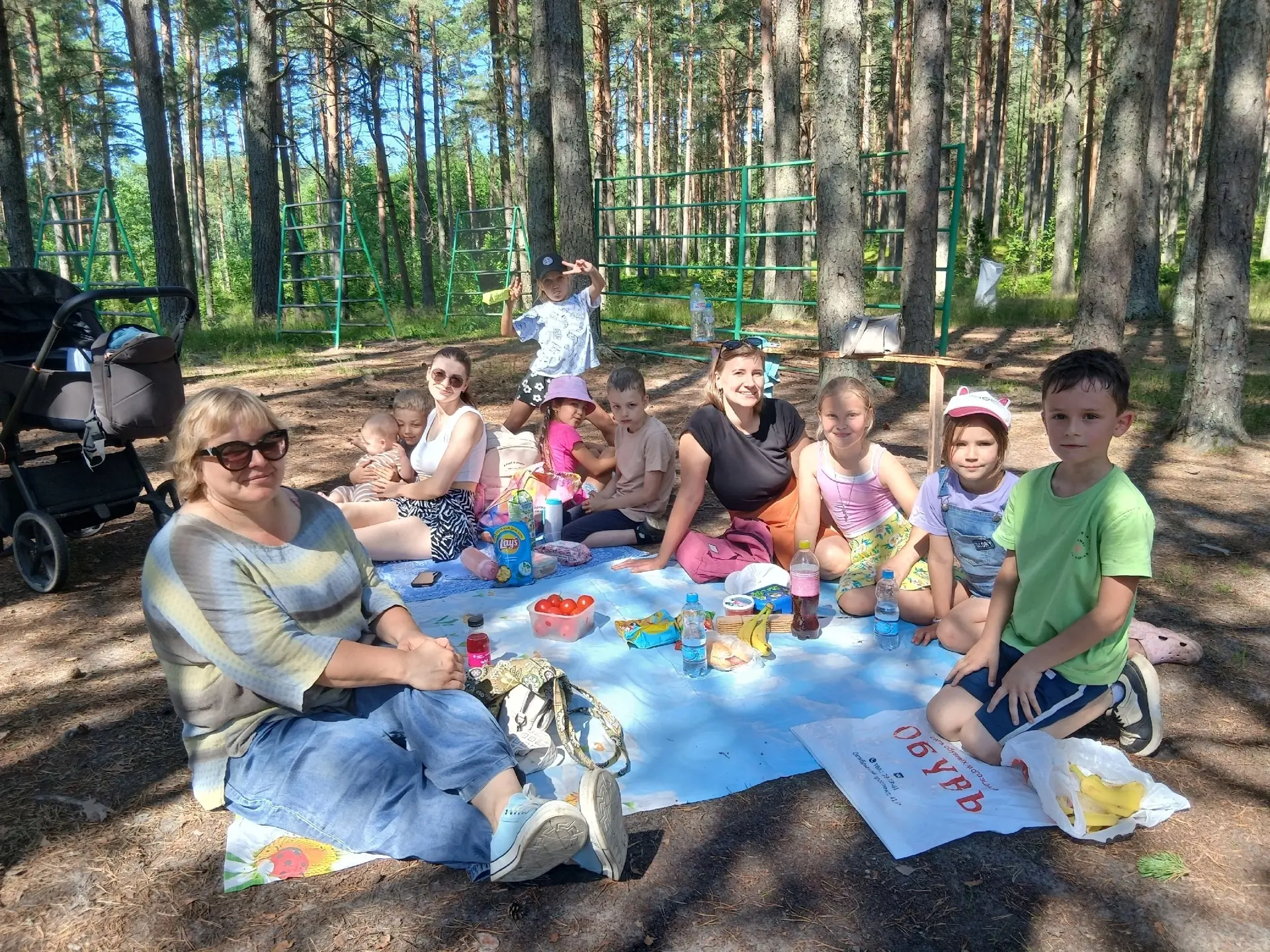 ☀️ Лето - время отдыхать, но наш 2А даже каникулы проводит вместе!

14 июля самые активные ребята и 
