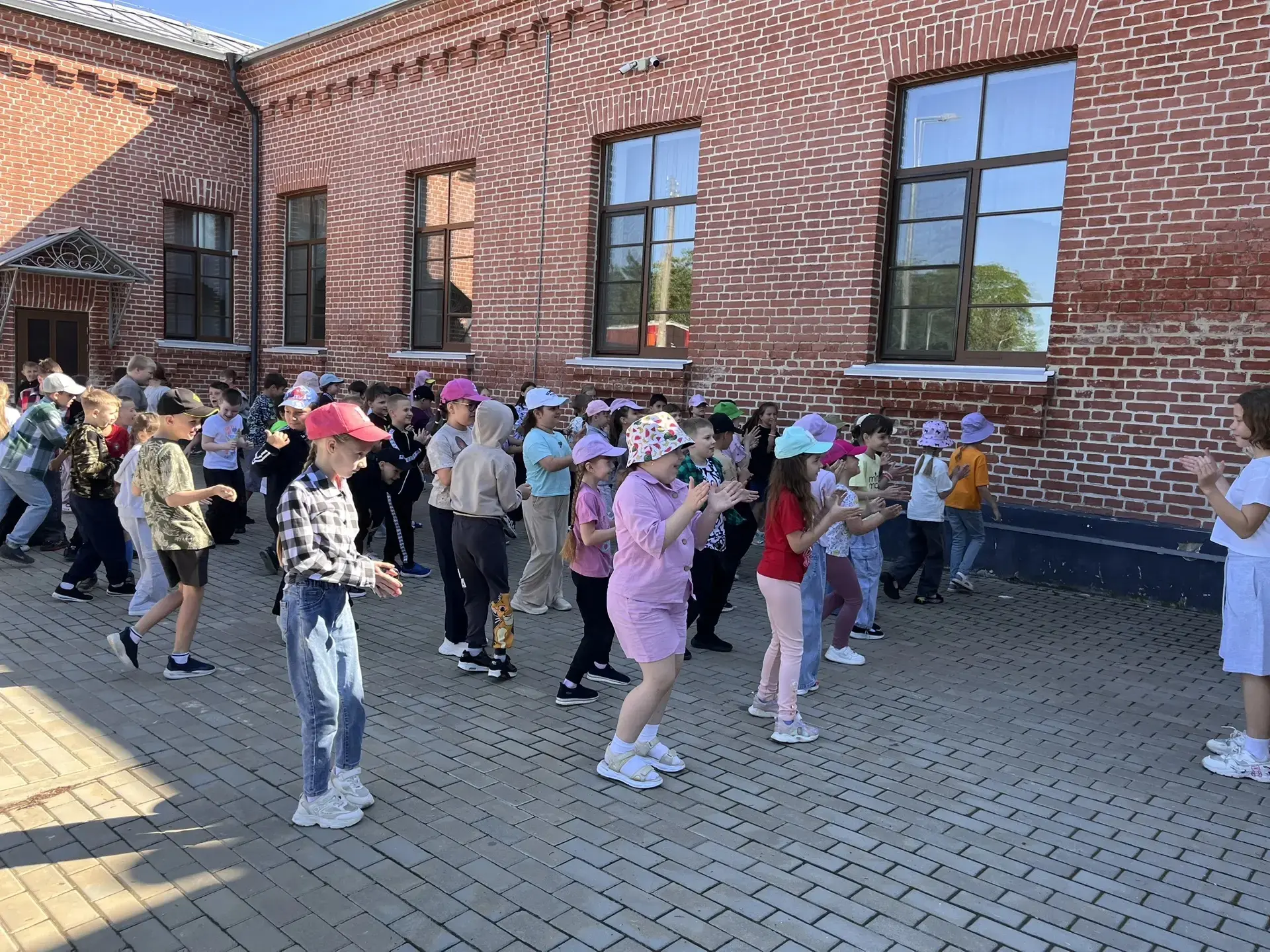 🌟 Один день из жизни лагеря «Звёздочка»: танцы, творчество и 3D-магия! 🌟