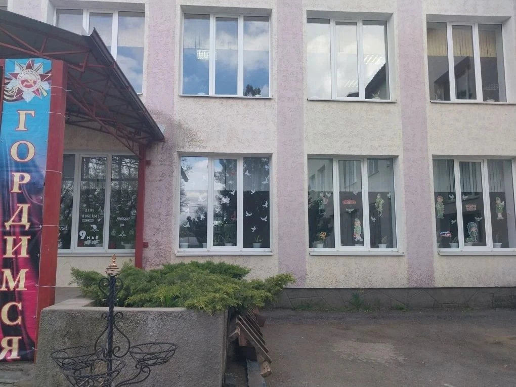 В рамках Всероссийской акции #ОкнаПобеды обучающиеся гимназии совместно с активистами Д...