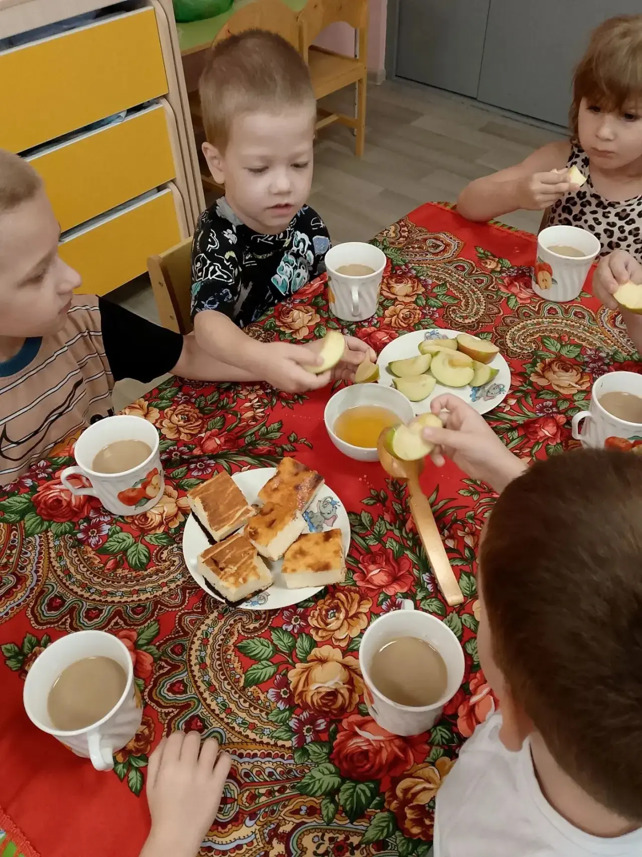 ✏️ Яблочный Спас в средней группе: Вкусно и познавательно!