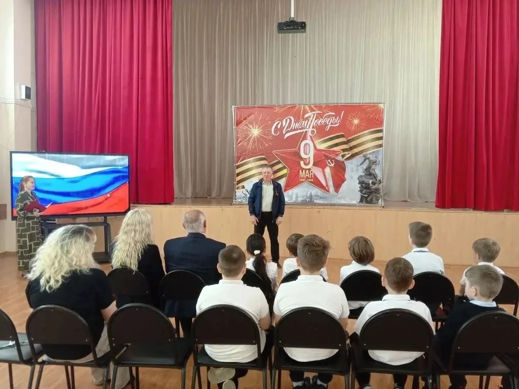 Шахматный сеанс с ветераном: связь поколений в честь Великой Победы