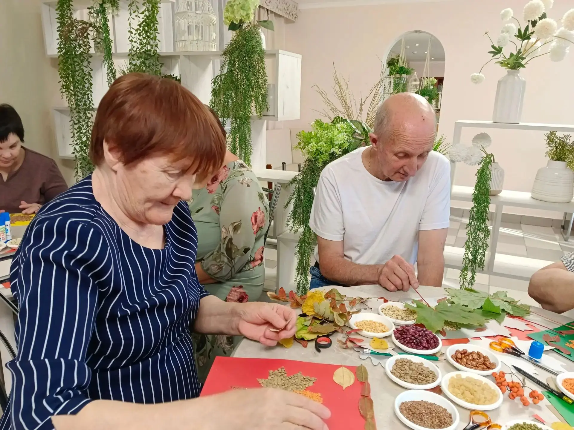 🎨В «Сызранском геронтопсихиатрическом центре» продолжает свою работу творческий кружок...