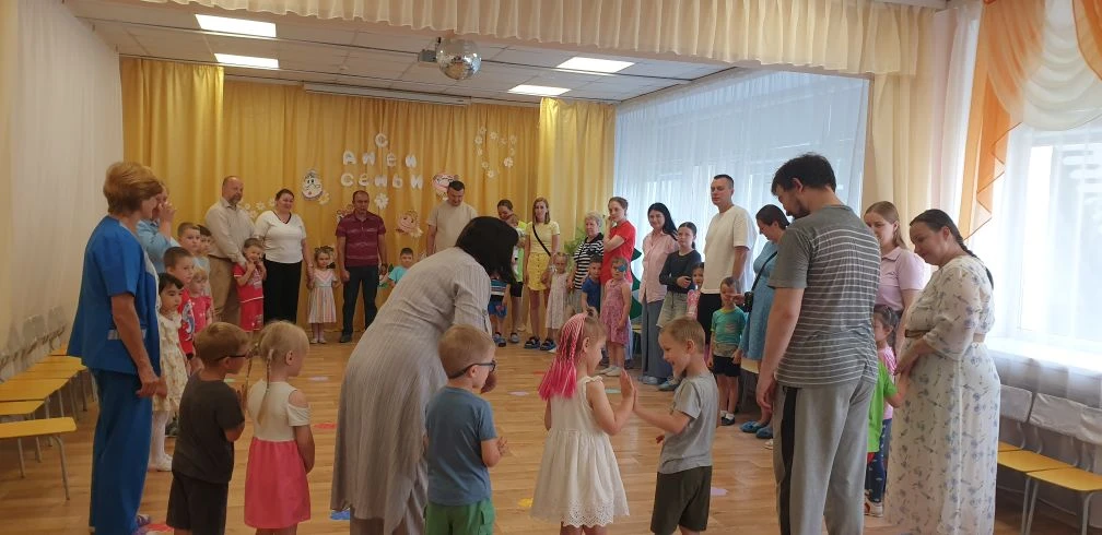 В детском саду День семьи — не просто строчка в календарном плане, а настоящий эмоциональный праздни