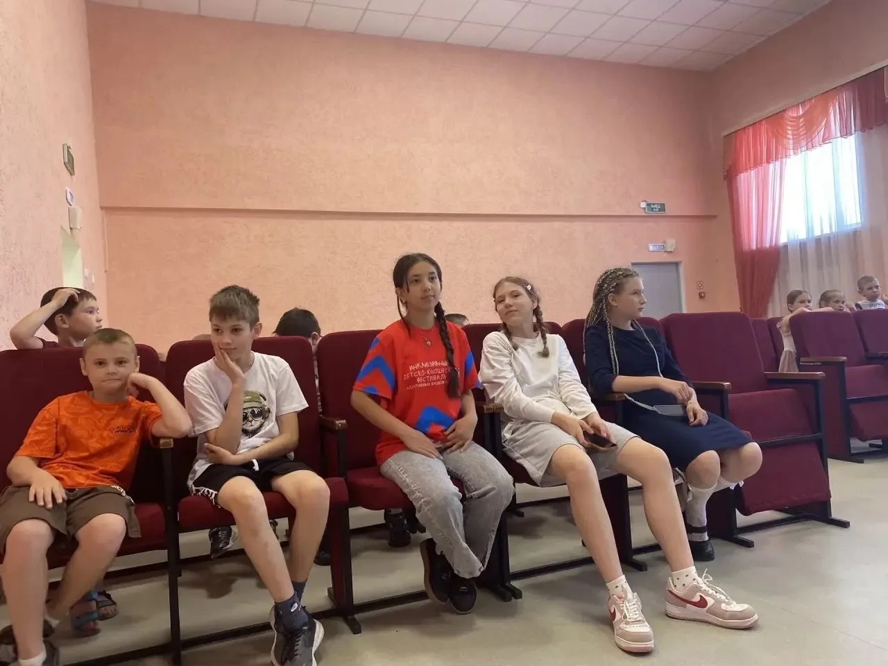 🎉 В нашем школьном лагере прошла зажигательная игра «Угадай мелодию»! 🎶

Ребята с азартом ловили п