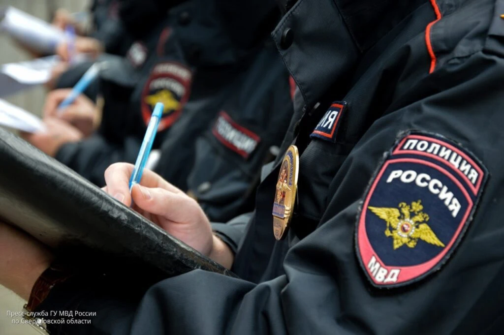 📌 Полицейские задержали женщину, подозреваемую в осквернении Вечного огня в Нижнем Тагиле