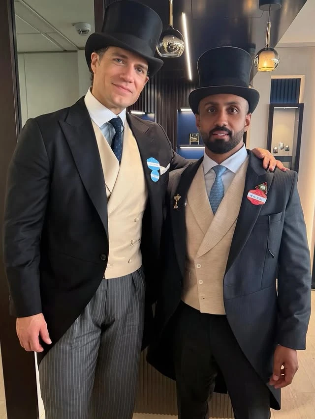 Генри Кавилл вчера тоже был на Аскоте 🎩 Жаль, без фоток с роялс