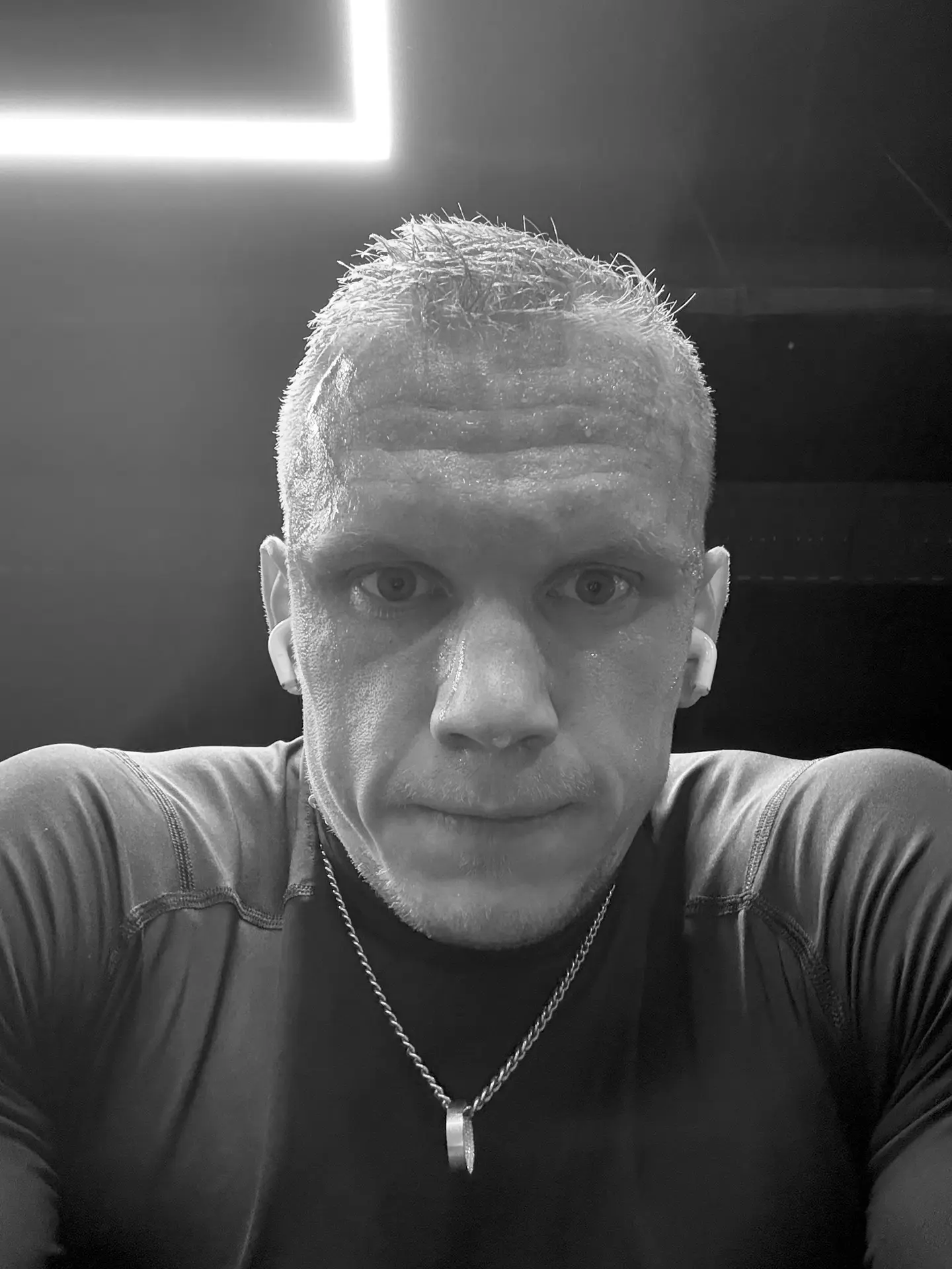 «В мире, где всё продаётся и покупается, истинная цена человека определяется тем, что он отказываетс