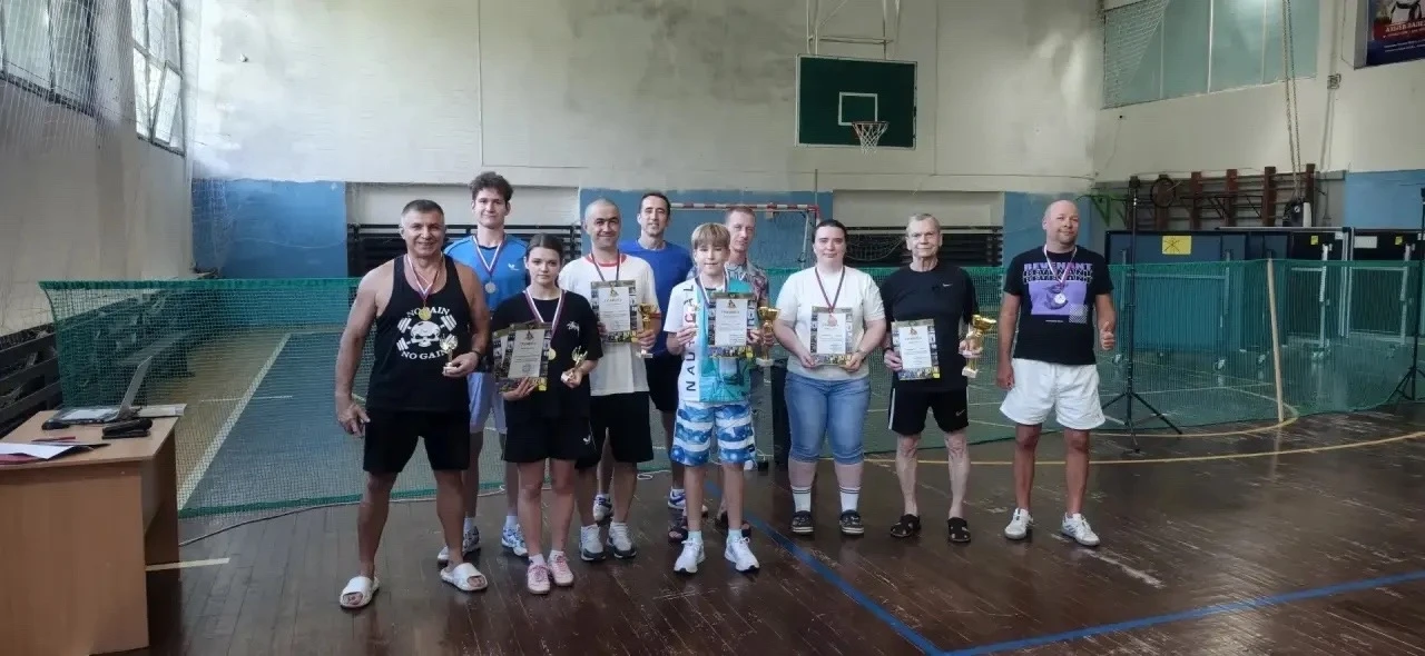 🏓 КОСТЕРЁВО ЗАЖИГАЕТ НА ТЕННИСНОМ КОРТЕ! 🇷🇺💥

13 июня, в честь Дня России, стадион «Покровский» 