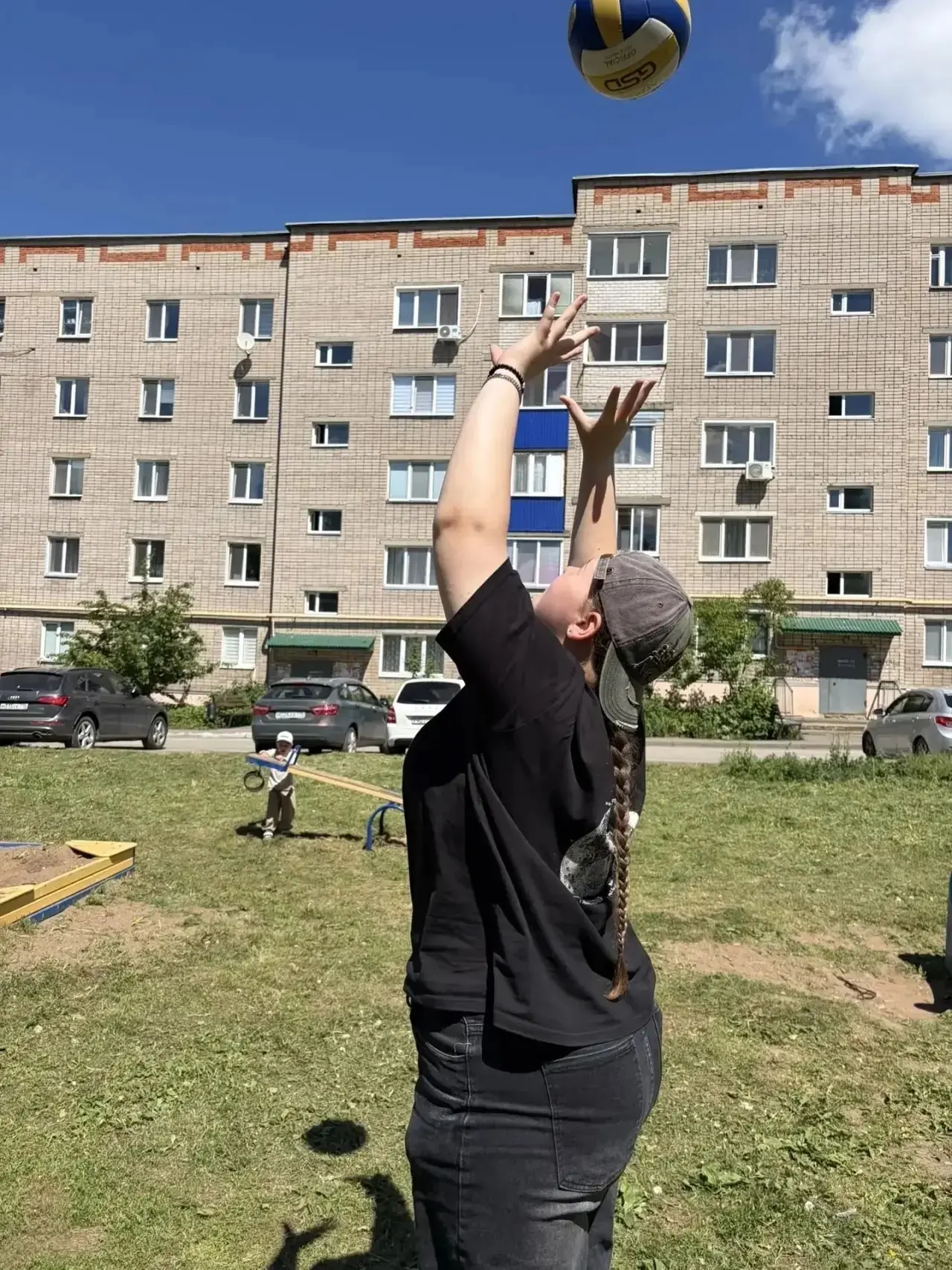 Дворовая площадка — это организация позитивного досуга детей по месту жительства в кани...