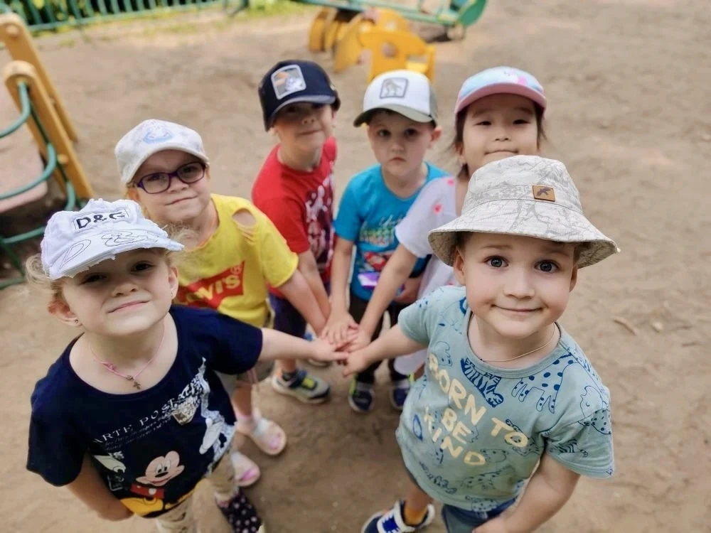 ✨ С Днём друзей! 

Сегодня отмечается Международный день друзей! В нашей школе его провели по‑особен