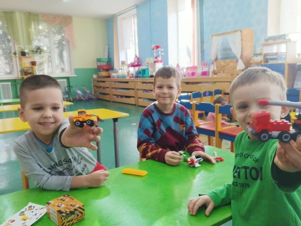 Конструирование является одним из самых любимых занятий дошкольников, оно создает необходимый фундам