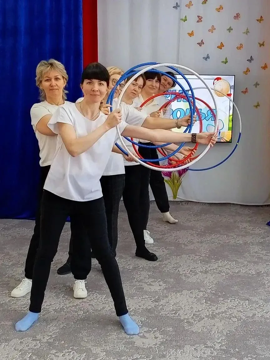 🤸Несмотря на плотный рабочий график, коллективы образовательных организаций вышли на спортивные площ