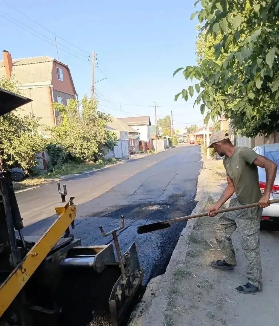 В Таганроге продолжают обновлять дорожную сеть