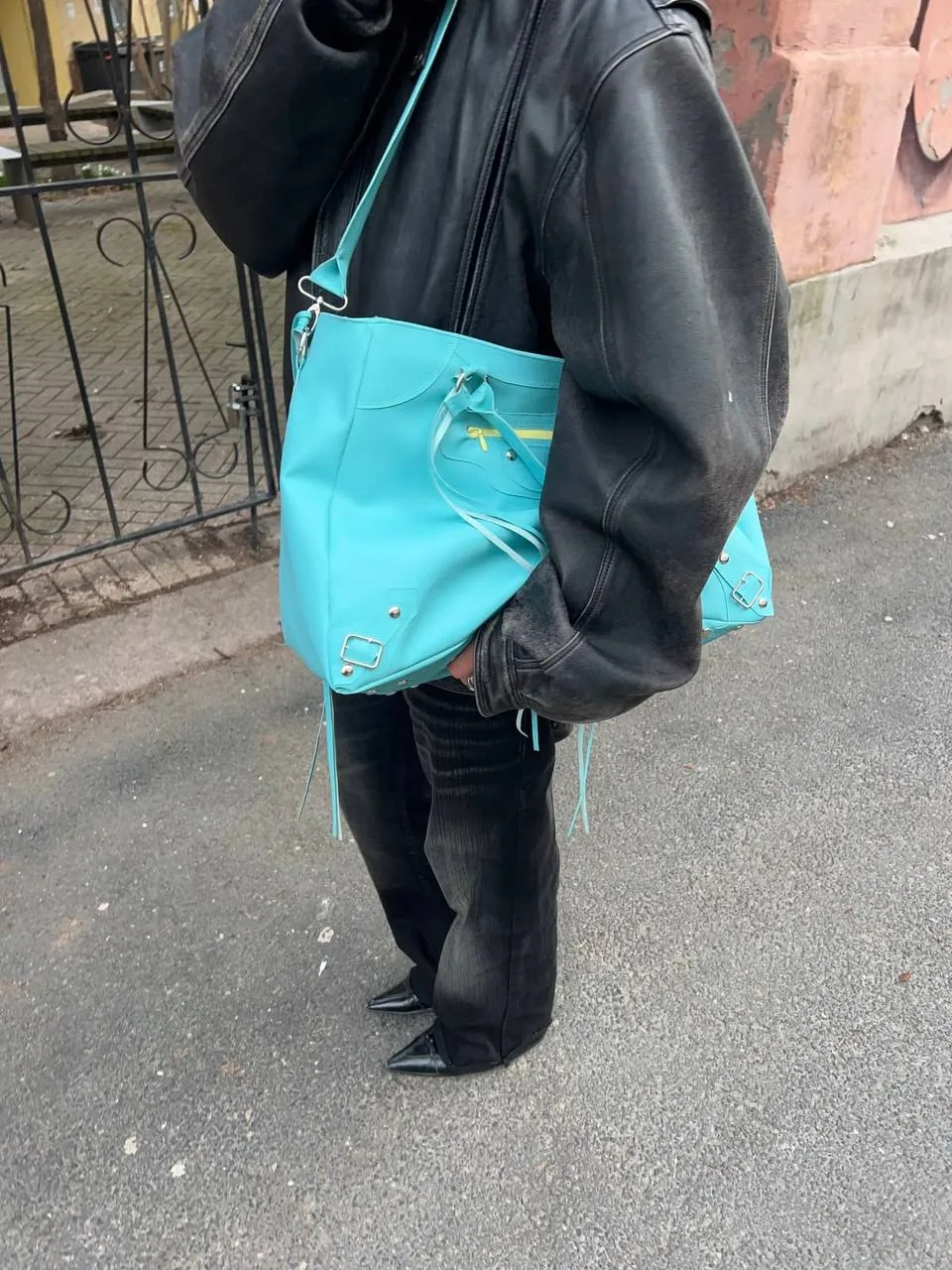 Ой, ну не могу налюбоваться! Как же красиво смотрятся сумки трендового цвета тиффани / ...