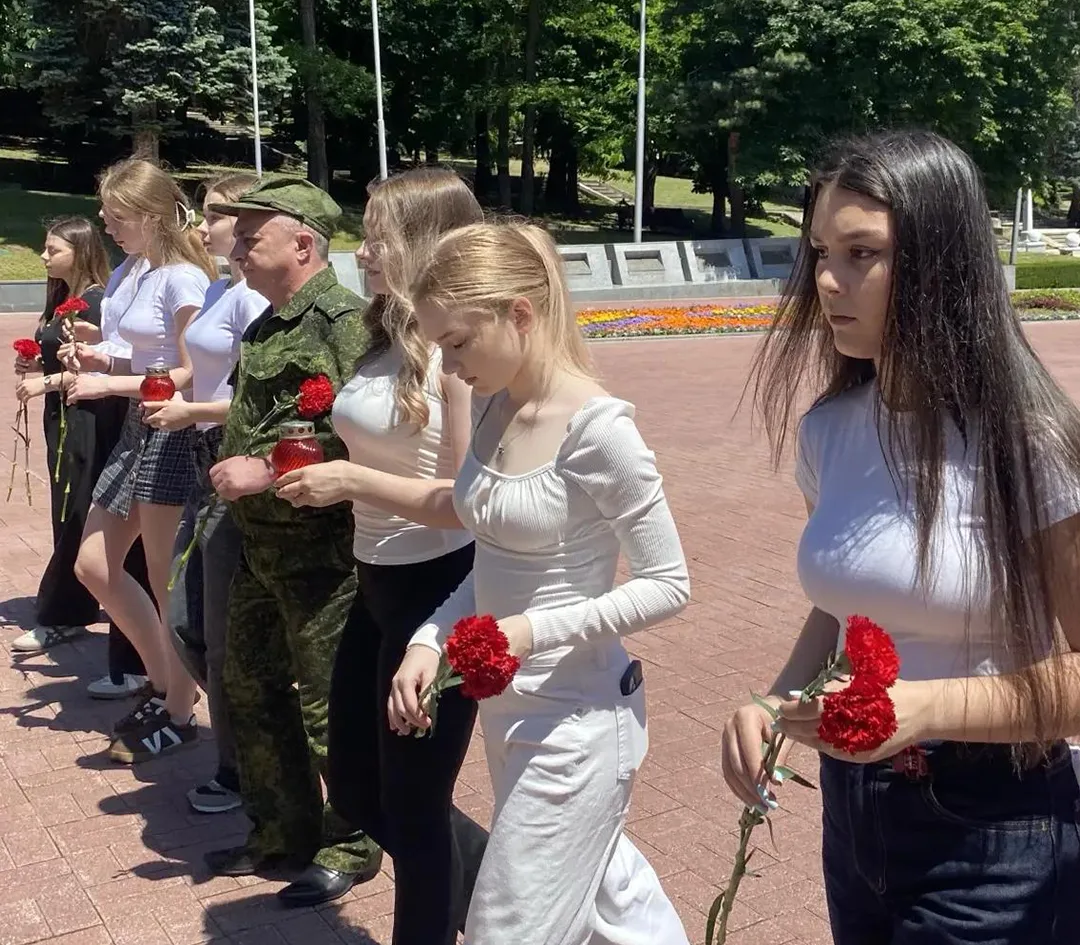 🕯️ 22 июня — День памяти и скорби

Ровно 85 лет назад, в этот день, мирная жизнь советских людей бы