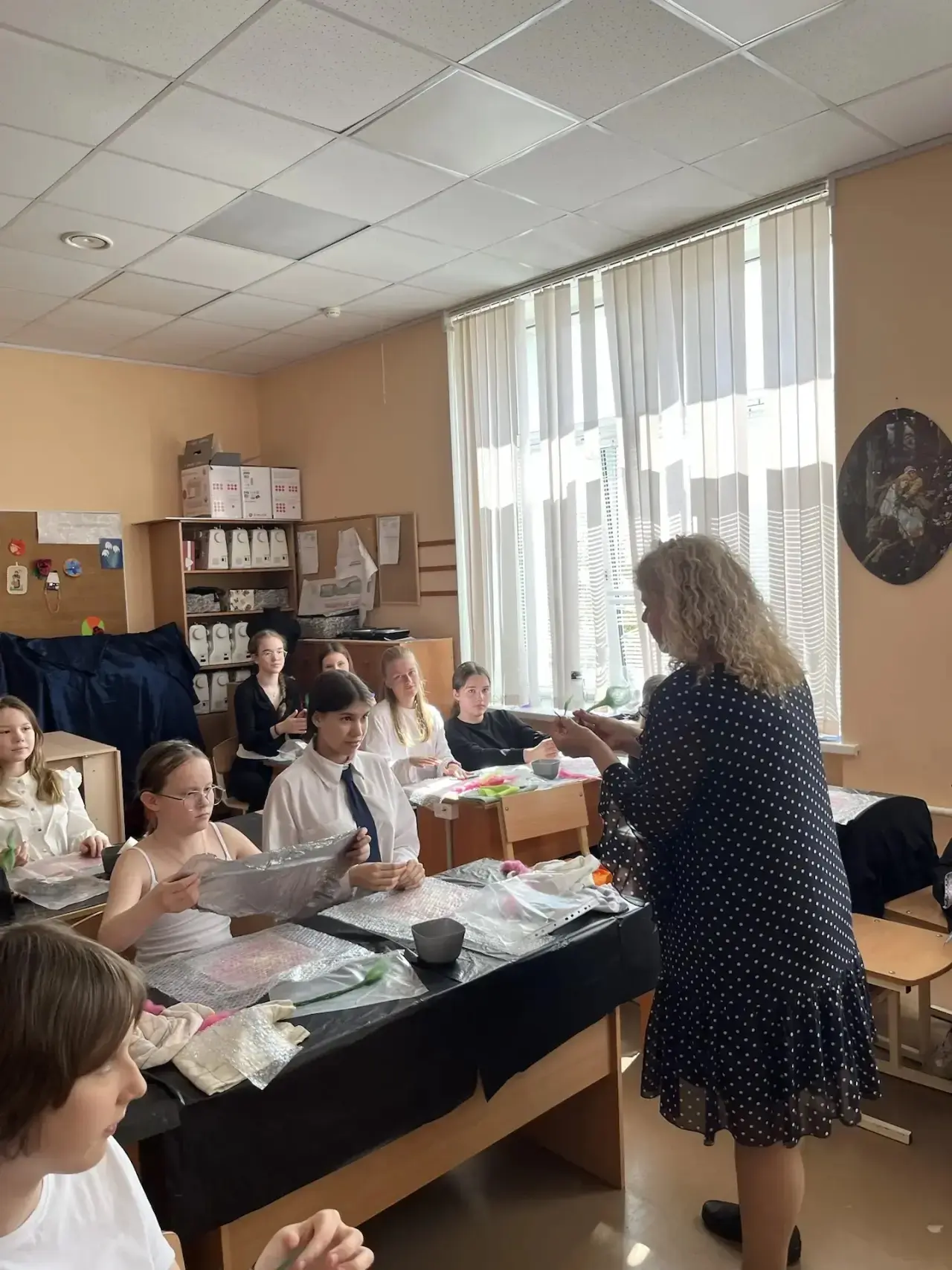 В школе 13.05.26 учитель биологии Проценко И.Г. провела мастер-класс для девочек 6-ых классов по тем