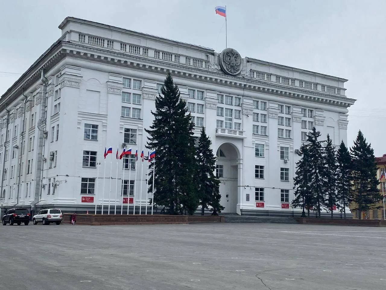 📈Расходы на губернатора Кузбасса выросли в 66 раз за последние 10 лет  В областном правительстве отв