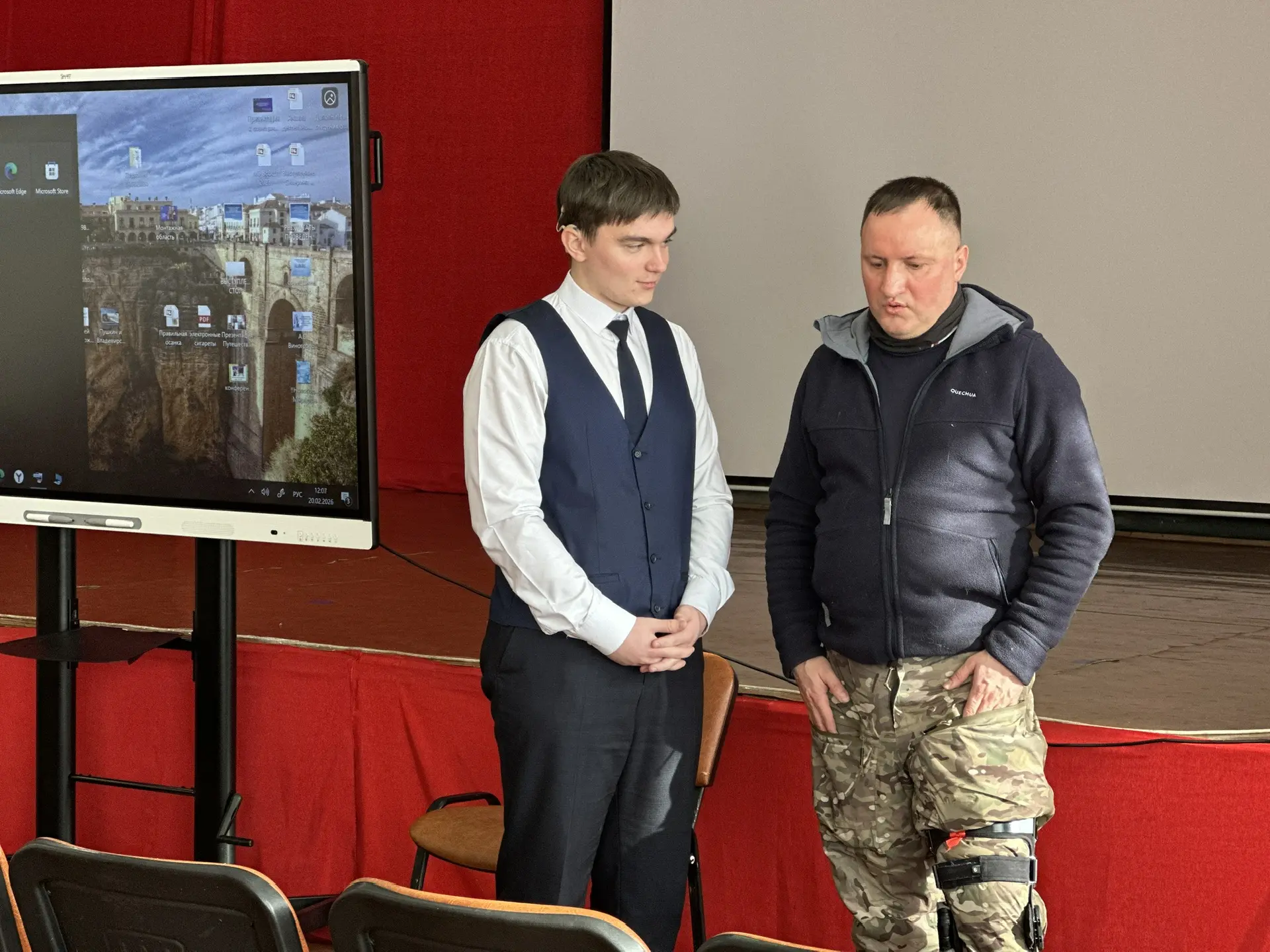 🙌Классная встреча: Урок мужества с Александром Буистовым  🗓️20 февраля в стенах нашей школы состояла