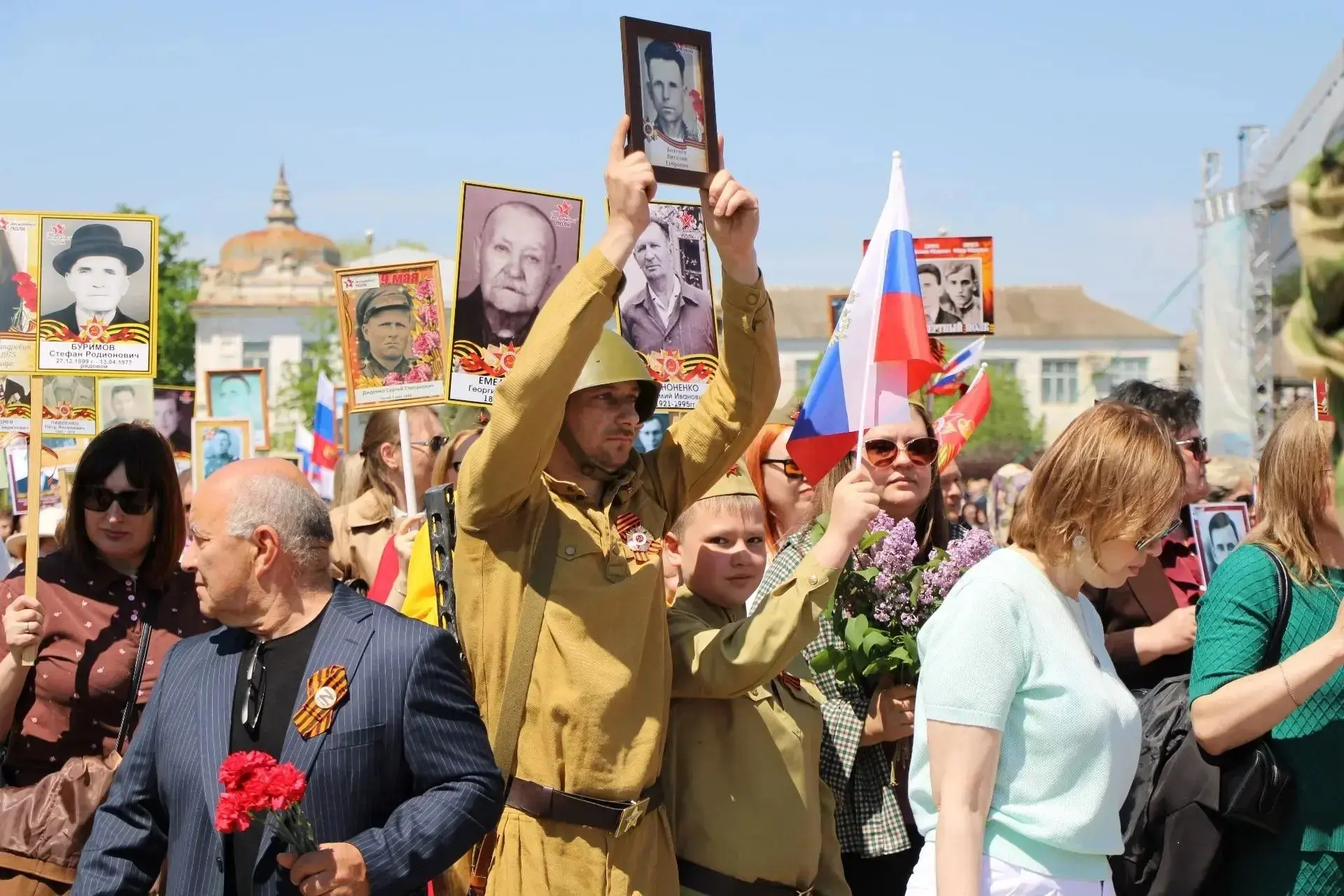 Колонной «Бессмертного полка» прошли будённовцы в День Победы  Кульминацией праздничных торжеств в Д