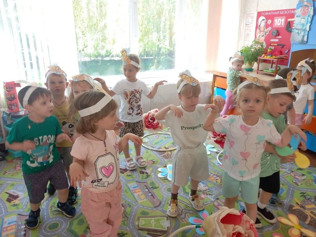 🐝 День пчёл в нашем детском саду: знакомство с удивительным миром насекомых!
20 мая мы вместе с наш