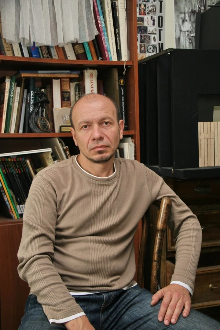 🎉 Сегодня отмечает свой 56-й день рождения главный художник театра Олег Анатольевич Авдонин.

В про