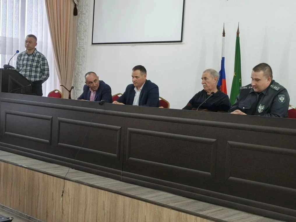 В минсельхозе Республики Адыгея прошло совещание по вопросам развития пчеловодства