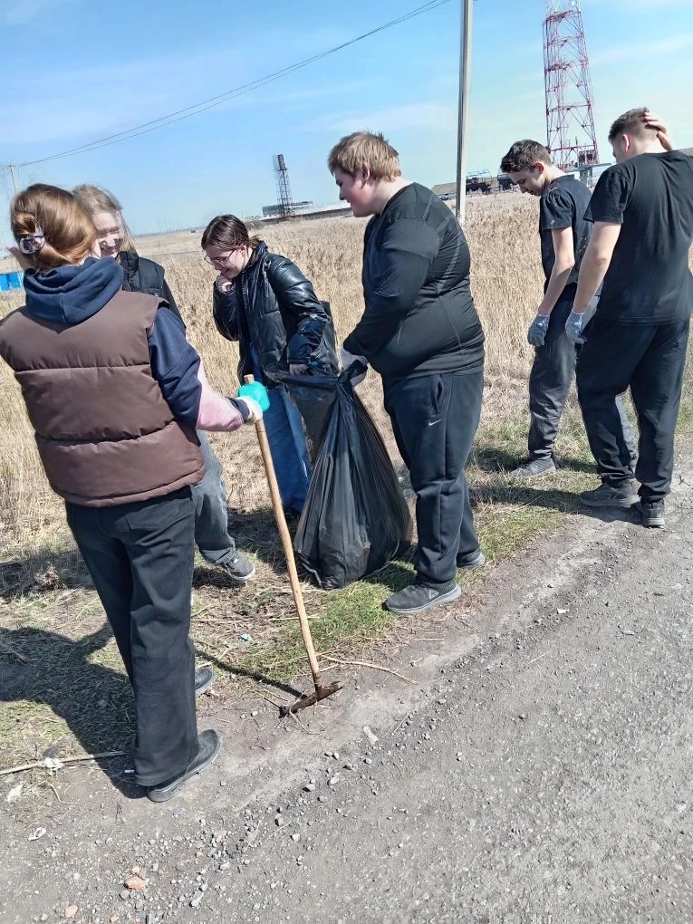 Вместе за чистоту и порядок!

22 апреля учащиеся МБОУ «Алексеевская СОШ» дружно вышли на традиционны