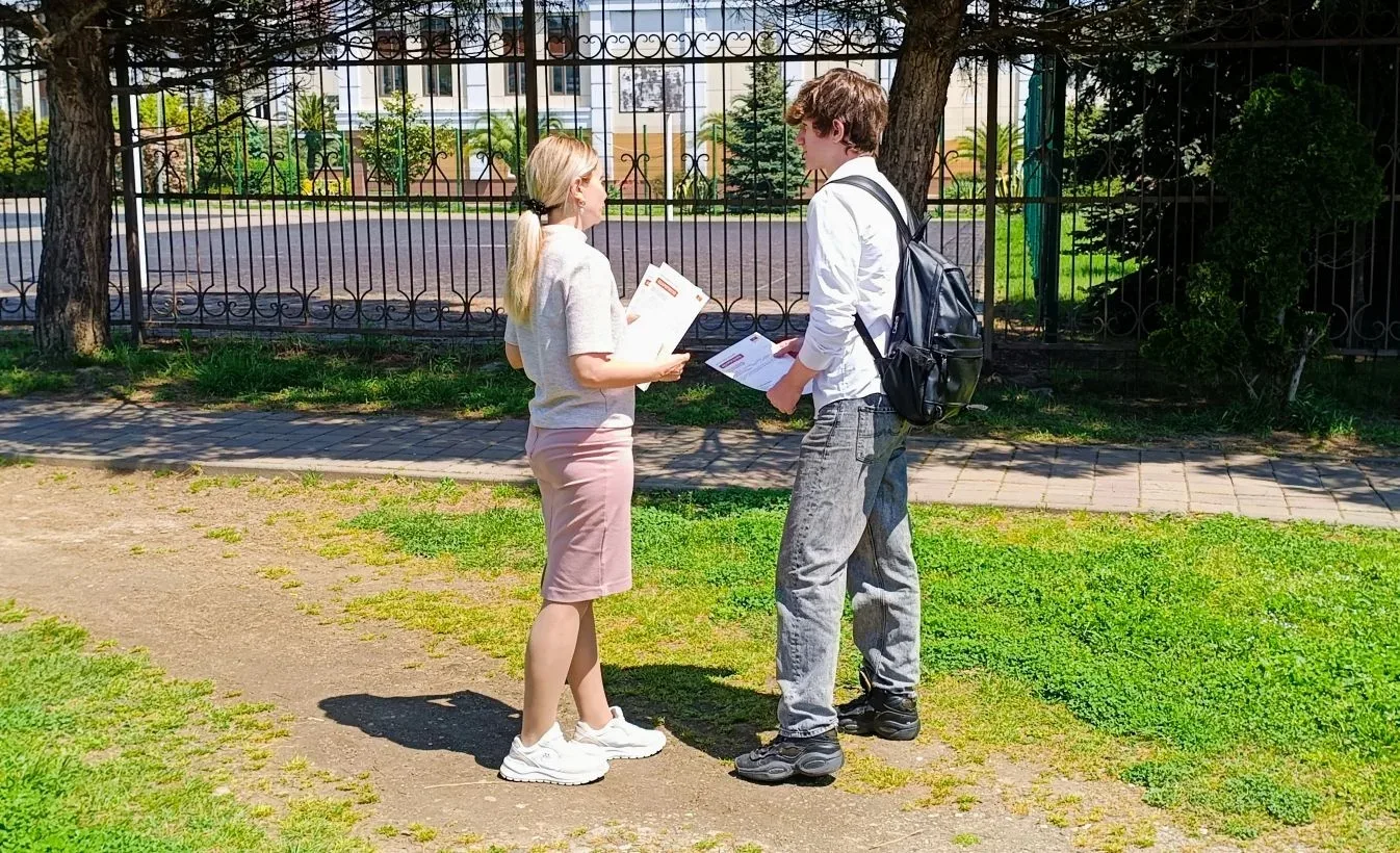 Наша школа продолжает участие во Всероссийской уличной акции #ДарюТепло.  В этот раз акция посвящена