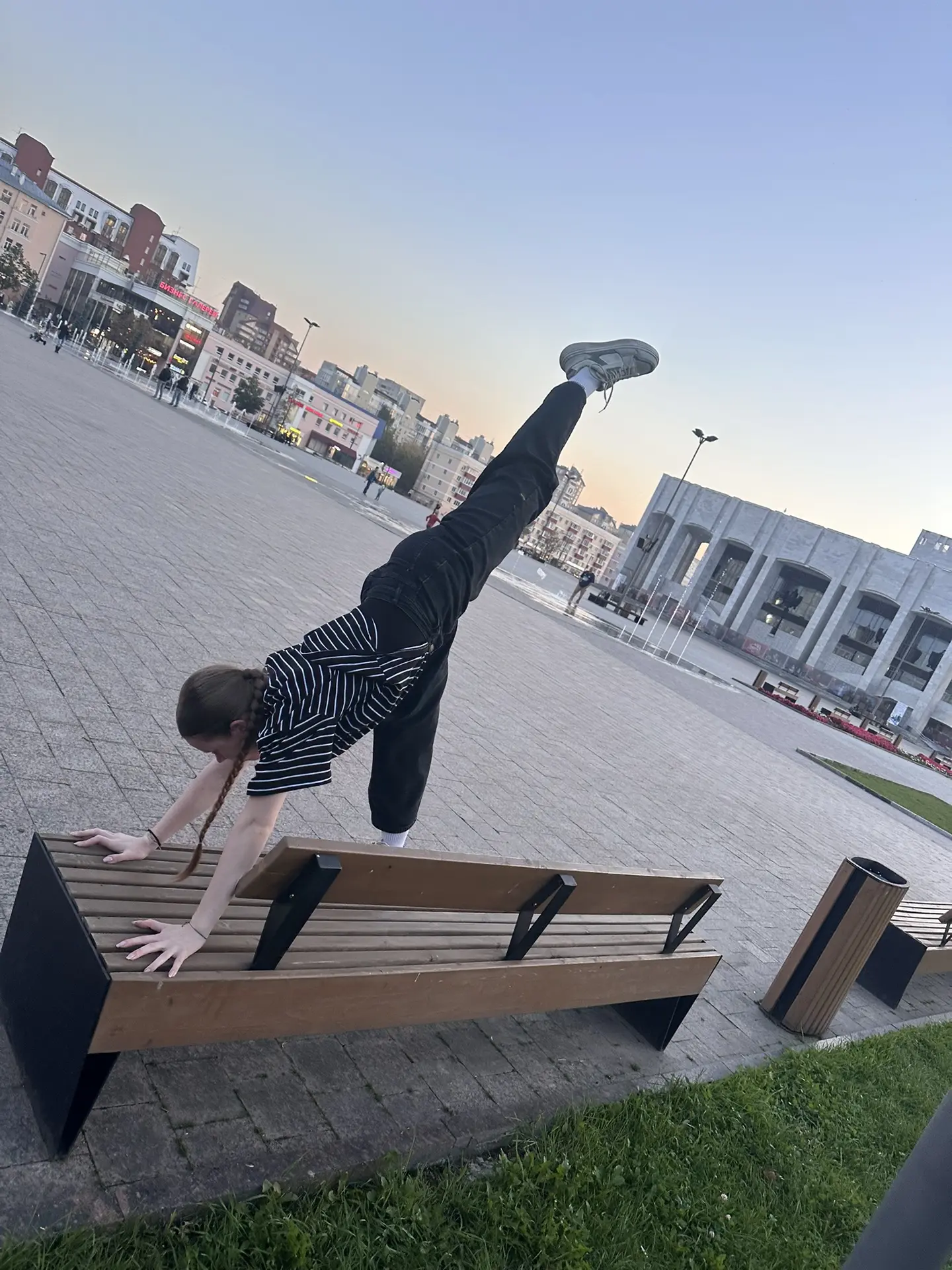 гуляли по площади😼