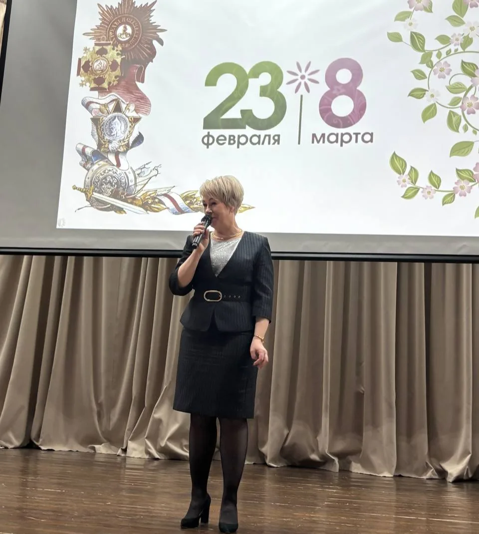 ☀️Весенний дуэт праздников в #ШколанаБогданова  В корпусе 2 нашего Образовательного центра уже стало