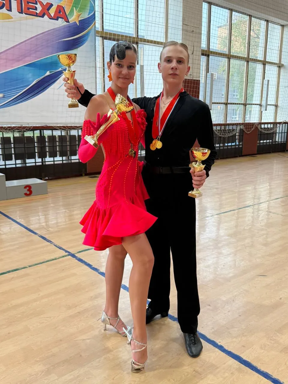 Лестница успеха💥

7 июня во Дворце спорта «Богатырь» (Новокузнецк) прошёл турнир по танцевальному с