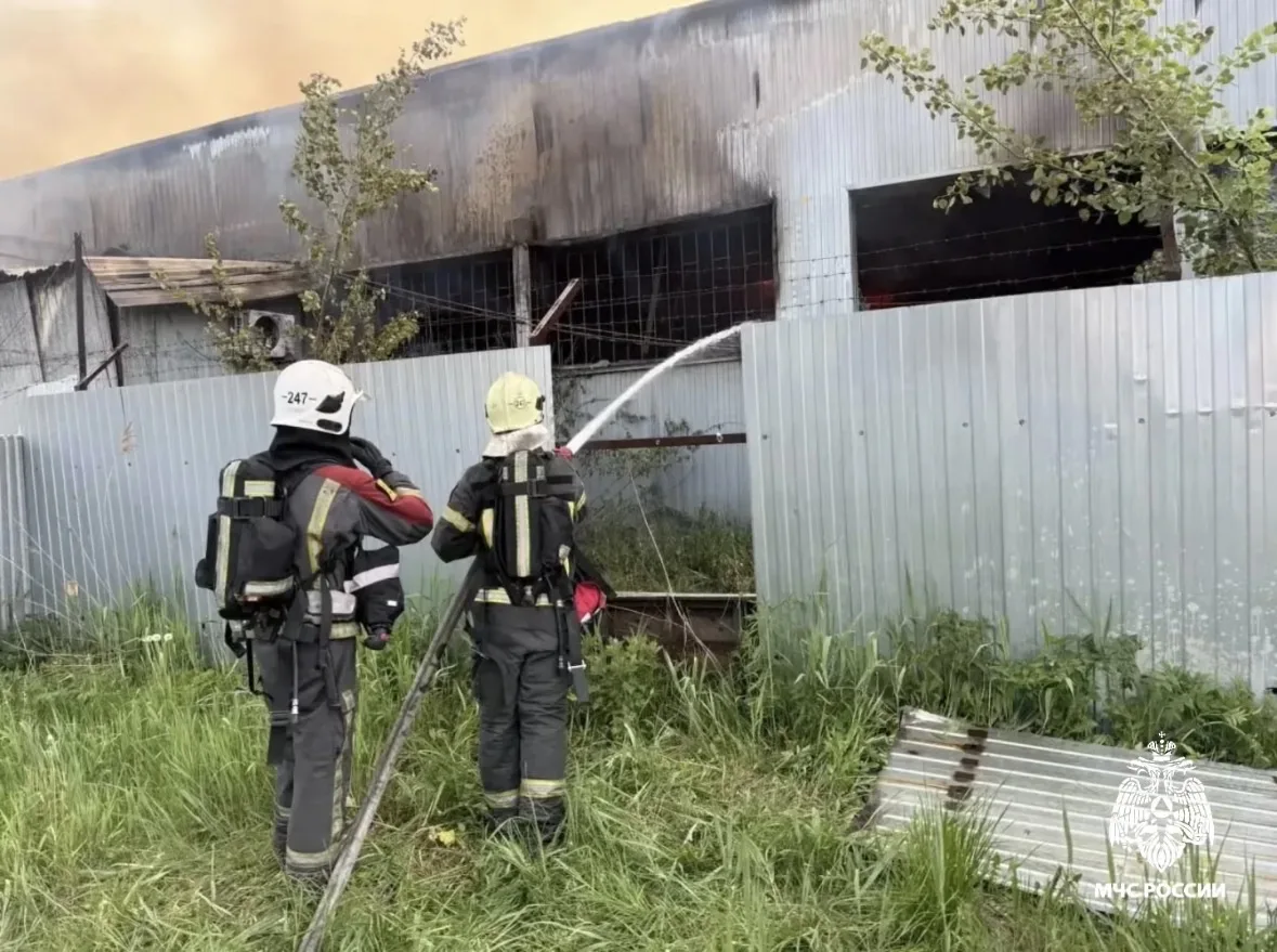 📌В Подольске локализовали пожар в нежилом здании