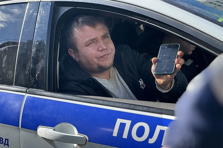 Таксиста, сбившего 11 человек на остановке в Казани, отправили в колонию на 4 года. Суд...