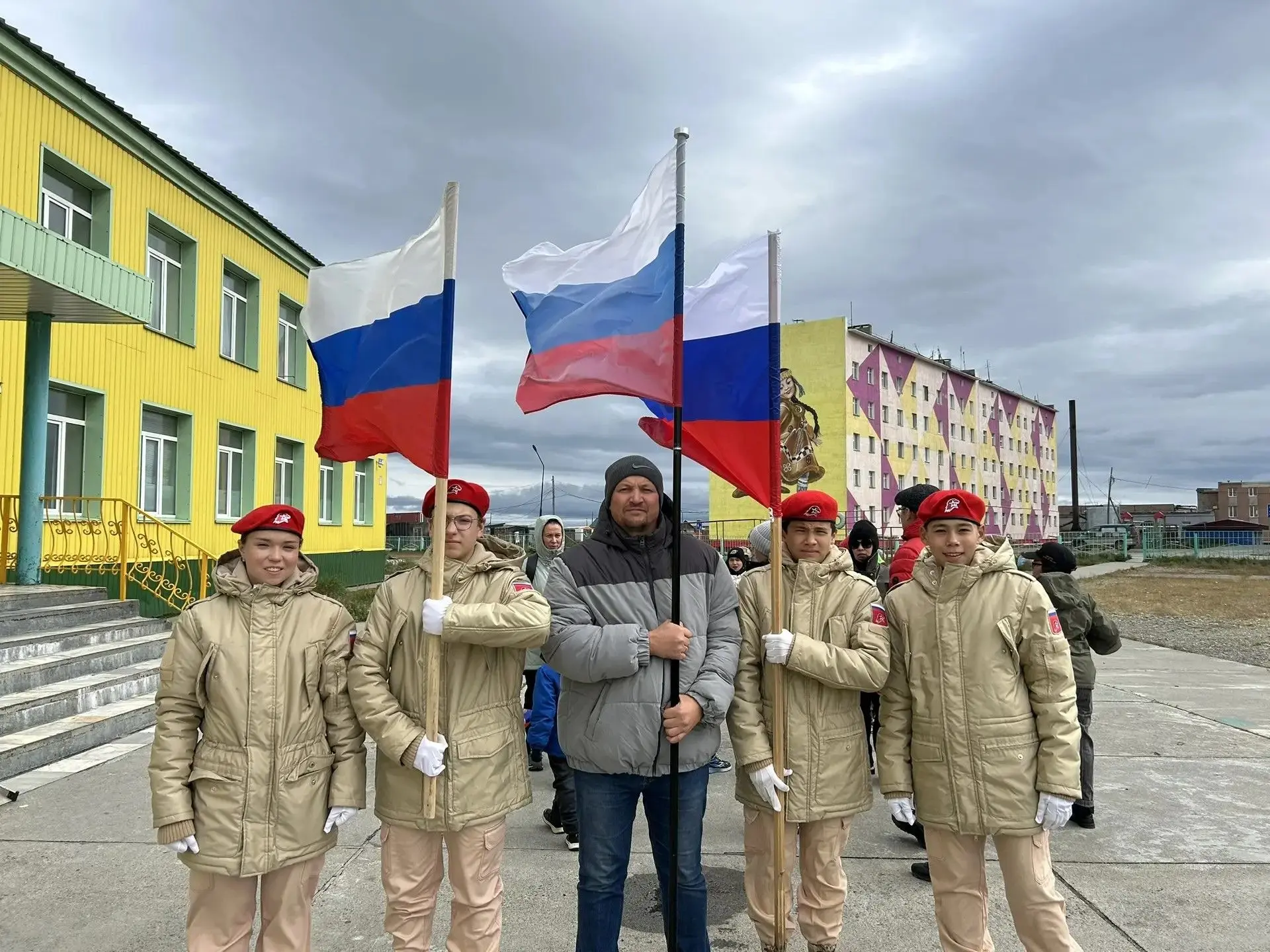 🎉 День Российского флага: юнармейцы в строю! 🎉