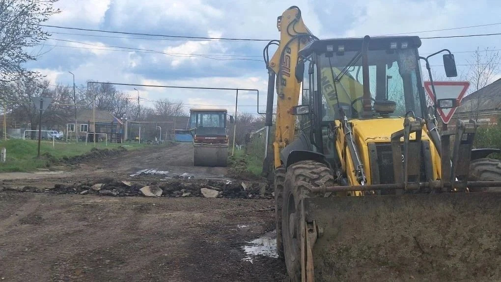 В Туркменском округе начат ремонт дорог   Первым населённым пунктом района, где приведут в порядок п
